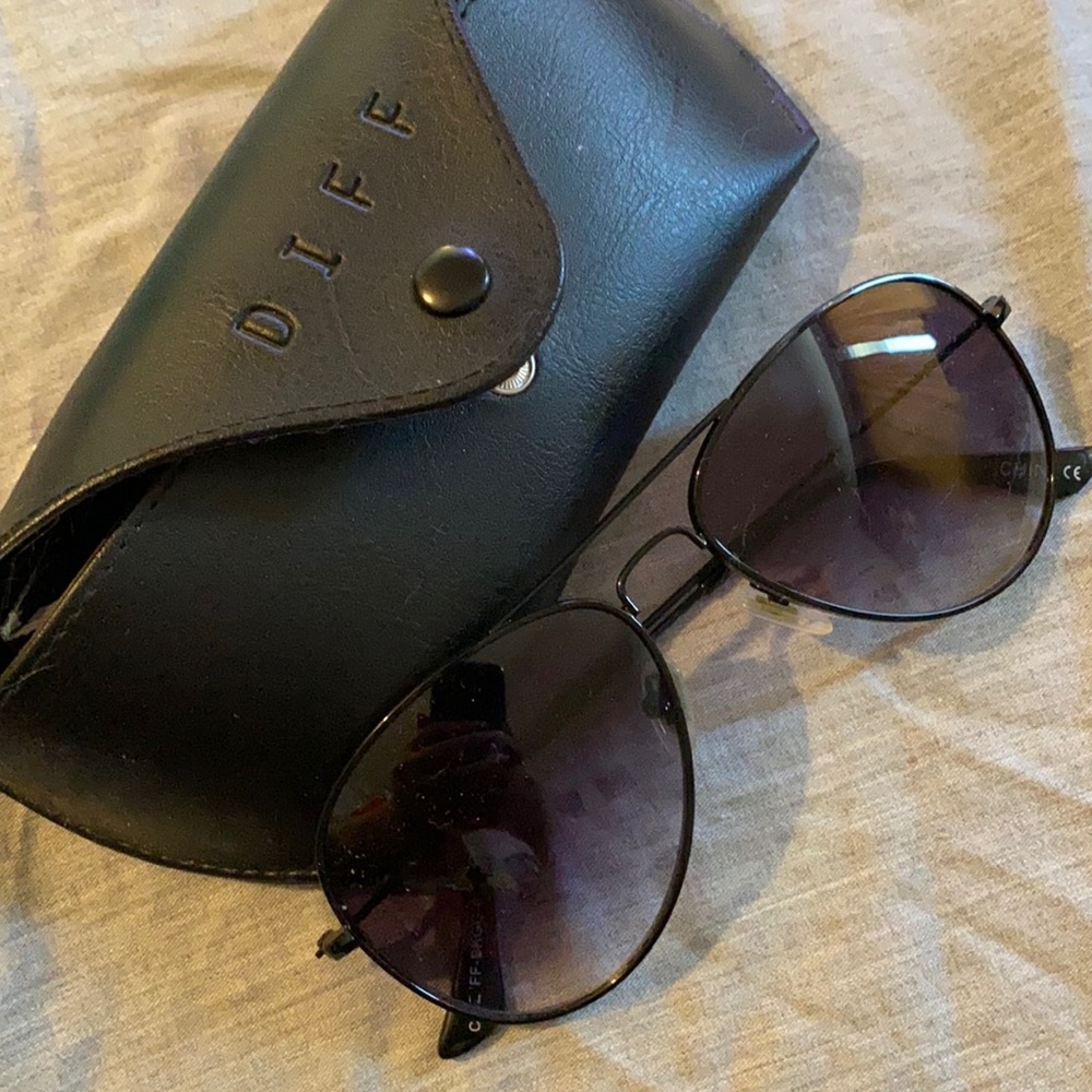 Diff Sunglasses Black Aviators With Case And Cloth - image 1